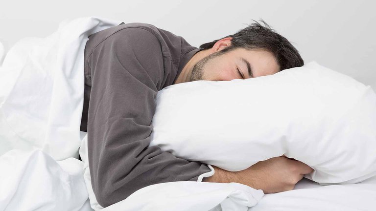 adulto exitoso durmiendo