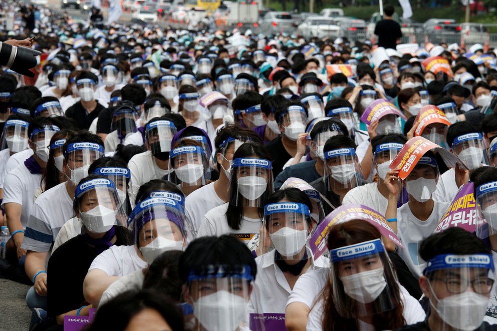 personal medico en protesta