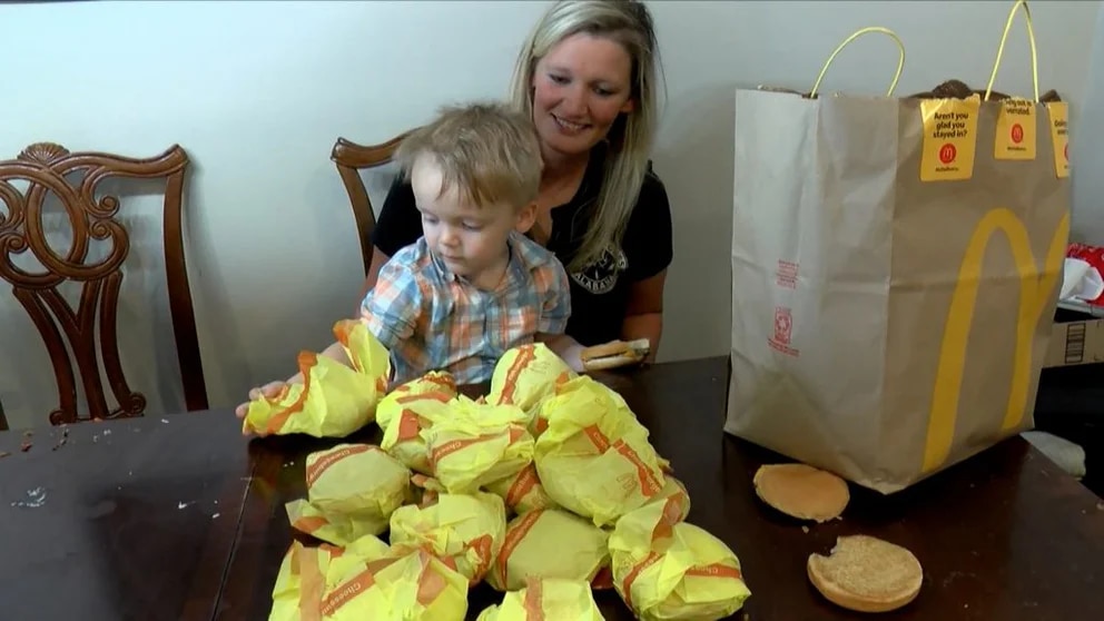 niño hamburguesas