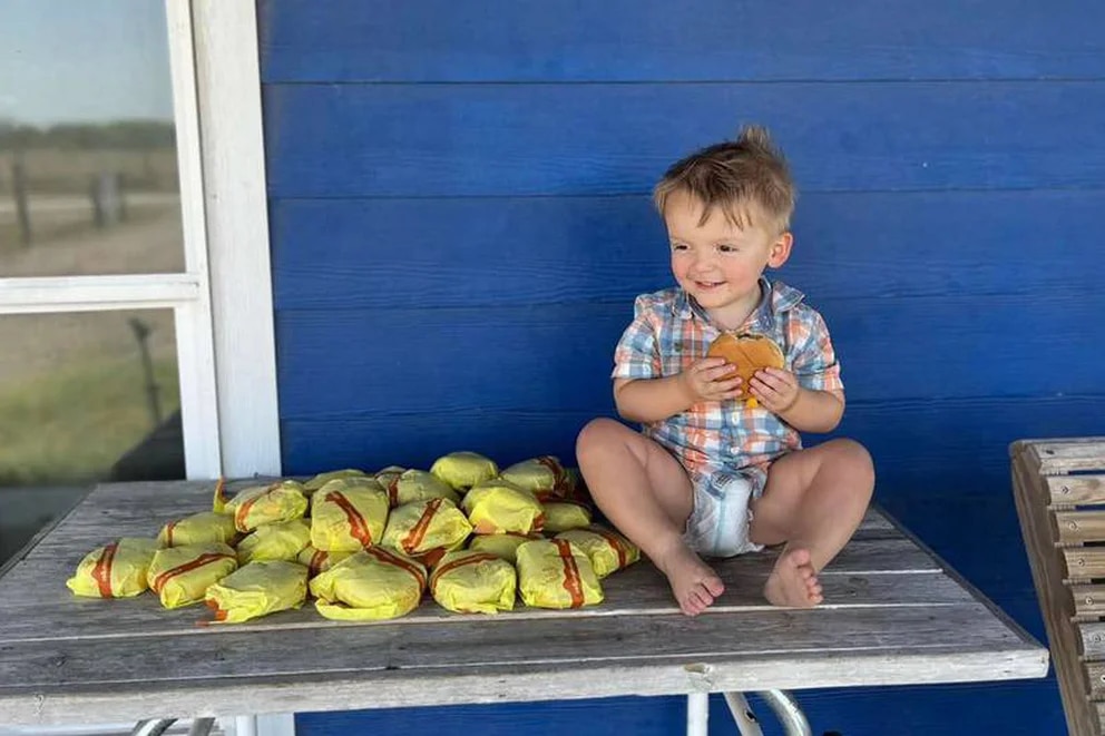 niño hamburguesas